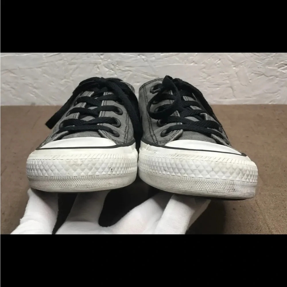 Converse Women's Sneakers Gray Canvas Low Top Size 5 Shoes Chuck Taylor Chucks